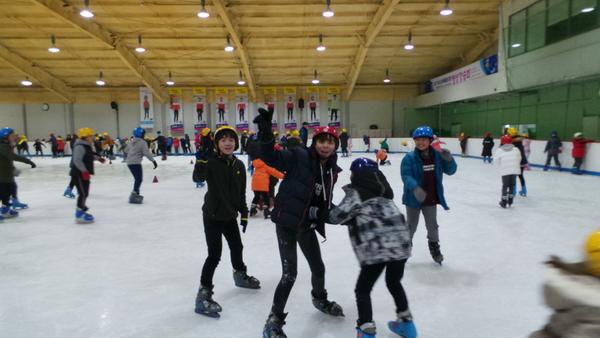 하동 화개초, 어깨동무학교 동계스포츠 체험활동 일환 스케이트장 체험