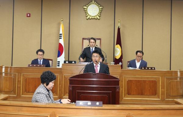 하동군의회, 제238회 임시회 본회의 김종환 의원 대표발의 만장일치 채택