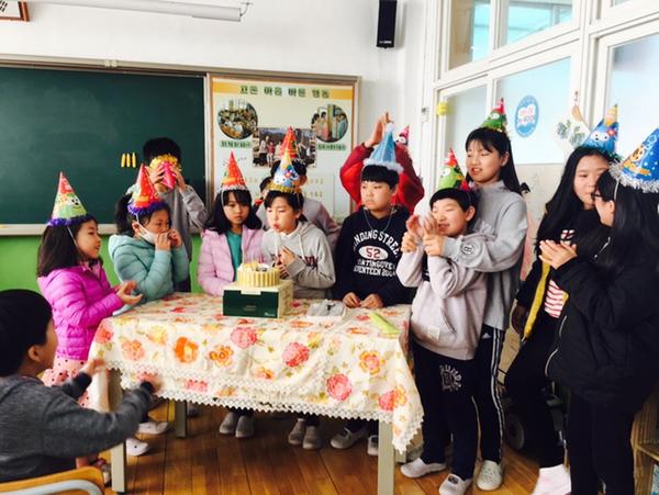 하동 적량초, 전교생 대상 2학기 책거리 어울림마당 운영…프로젝트 발표