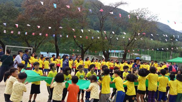 하동 묵계초, 청암분교·지역민과 함께하는 어깨동무 한마음 체육대회 개최