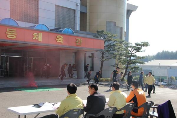 하동군, 소방서·체육시설사업소·생활체육회 직원 참가 체육관 화재 가상훈련